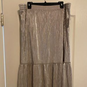 Metallic pleated skirt